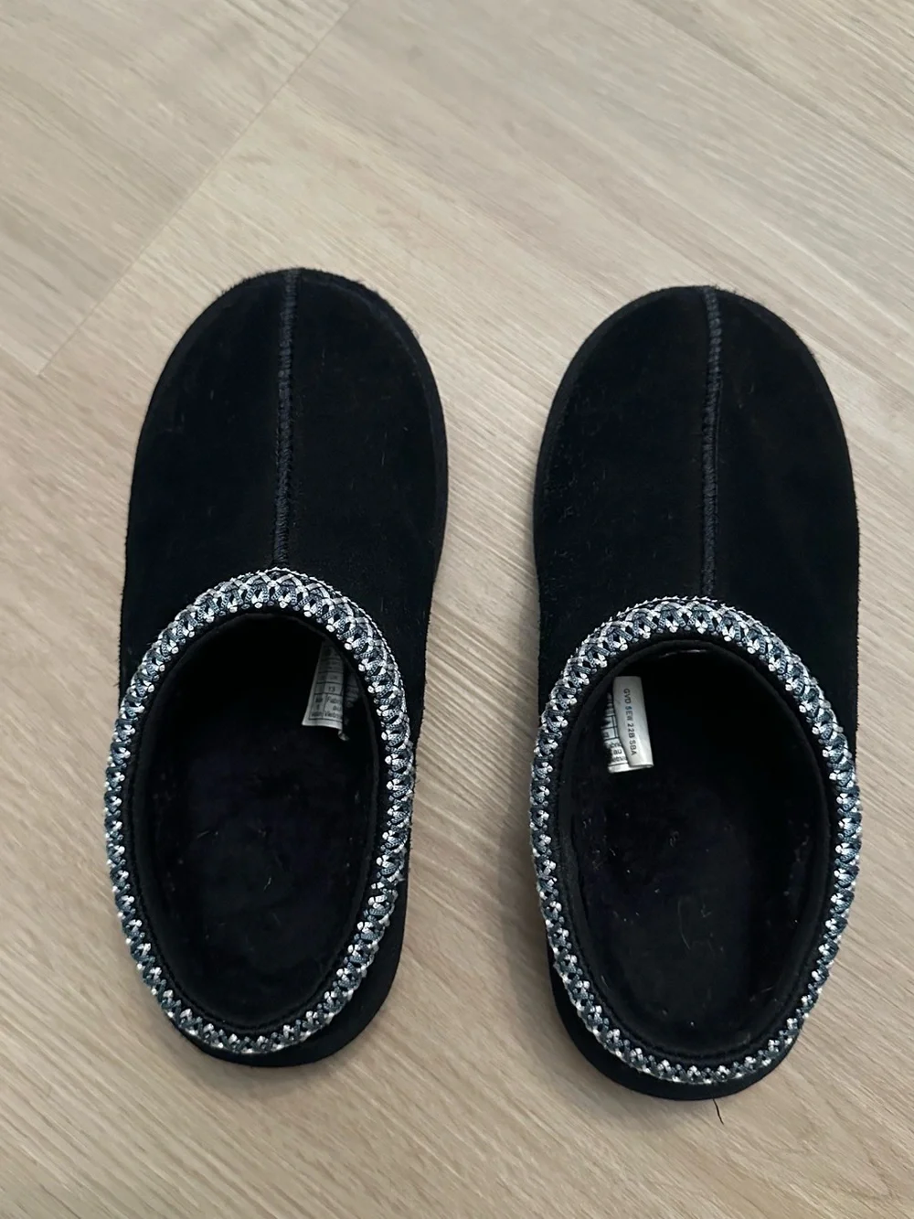UGG